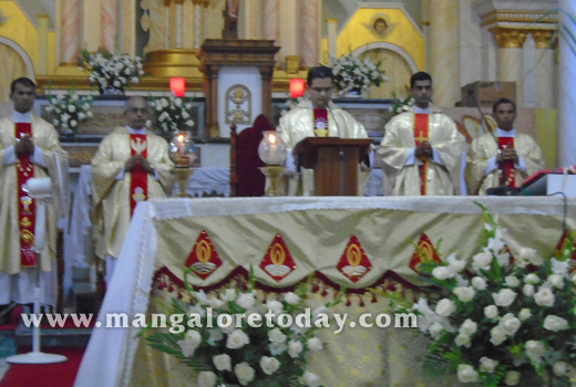 Monthi Festh in mangaluru 1
